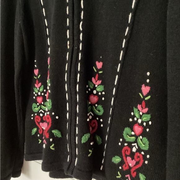 Orvis Women's Full Zip Sweater Black Embroidered Hearts Floral Size M - Picture 6 of 6